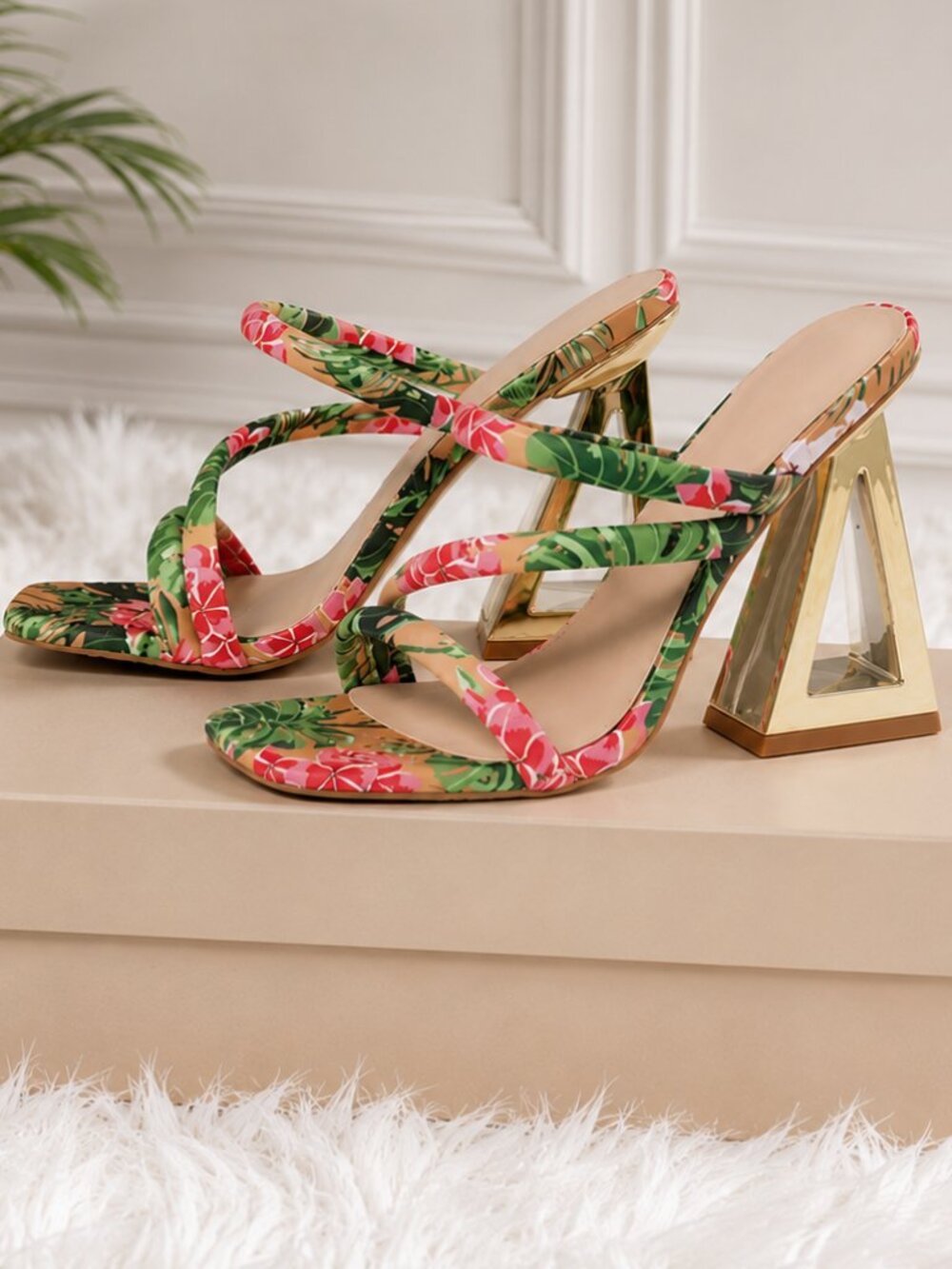 NWT Women's Tropical Print Geometric Gold Heel Slide Sandals